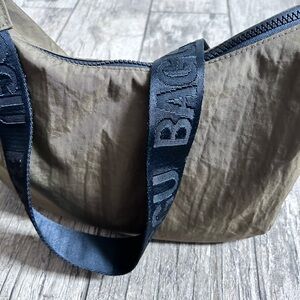 BAGGU Medium Nylon Crescent Bag